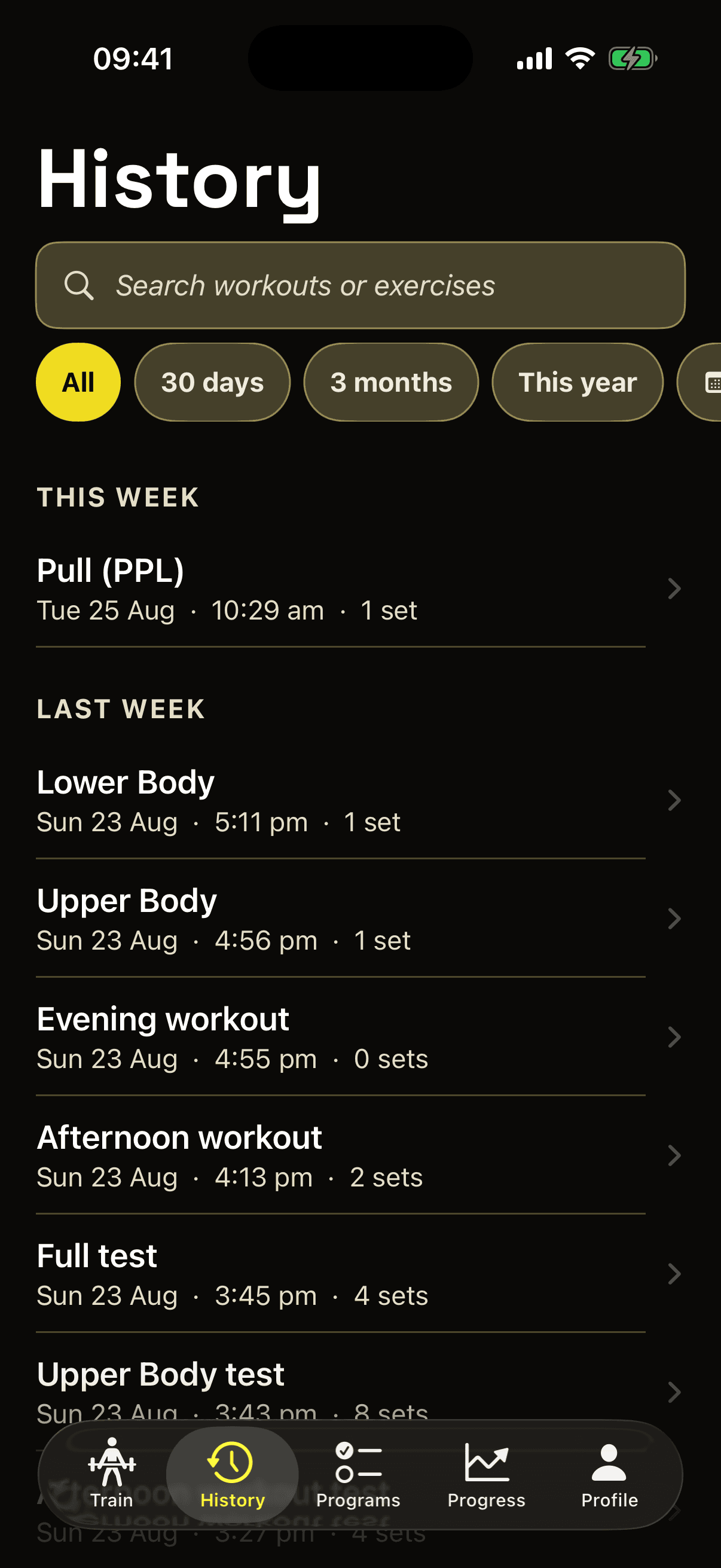 Workout history in Setkord grouped by week with search and date filters